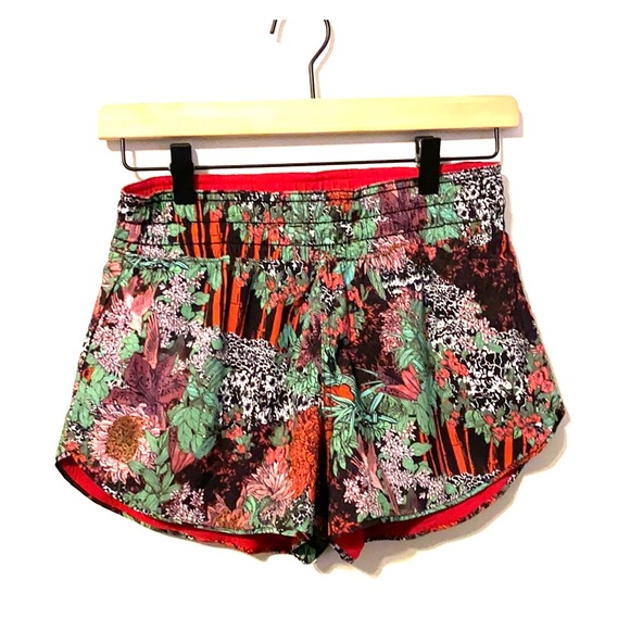 lululemon athletica Pants - Rare Lululemon reversible running shorts